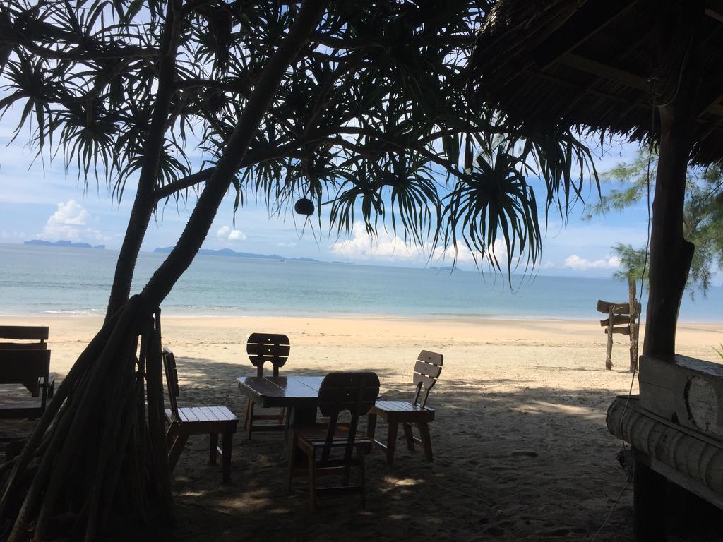 Cocobar&Bungalow'Kohjum Hotel Ко Джам Екстериор снимка